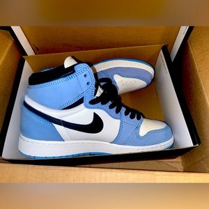Air Jordan 1 High university blue